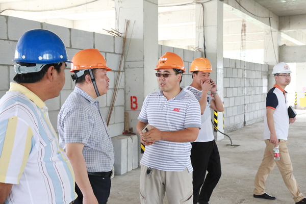 公司举行“扬尘控制,暨文明施工”的主题观摩活动